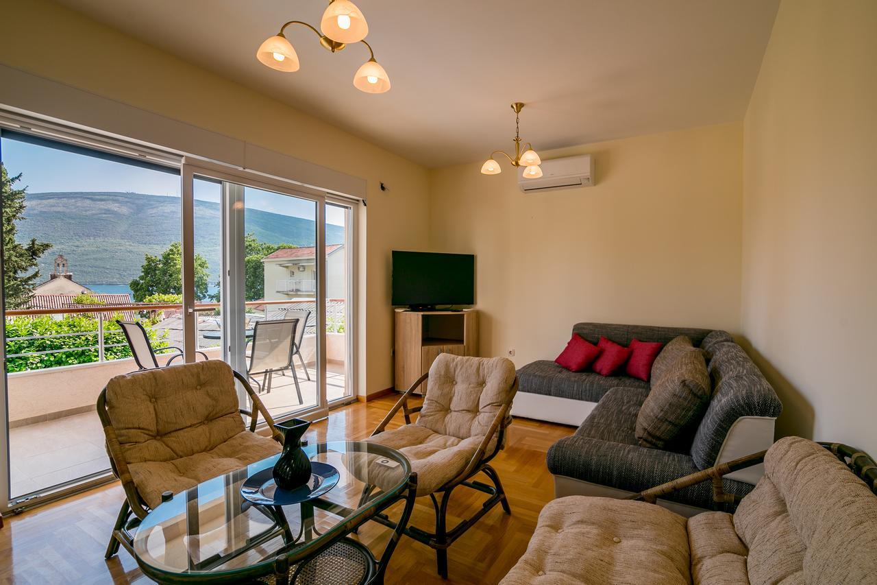 Apartments Rivijera ヘルツェグ・ノヴィ エクステリア 写真