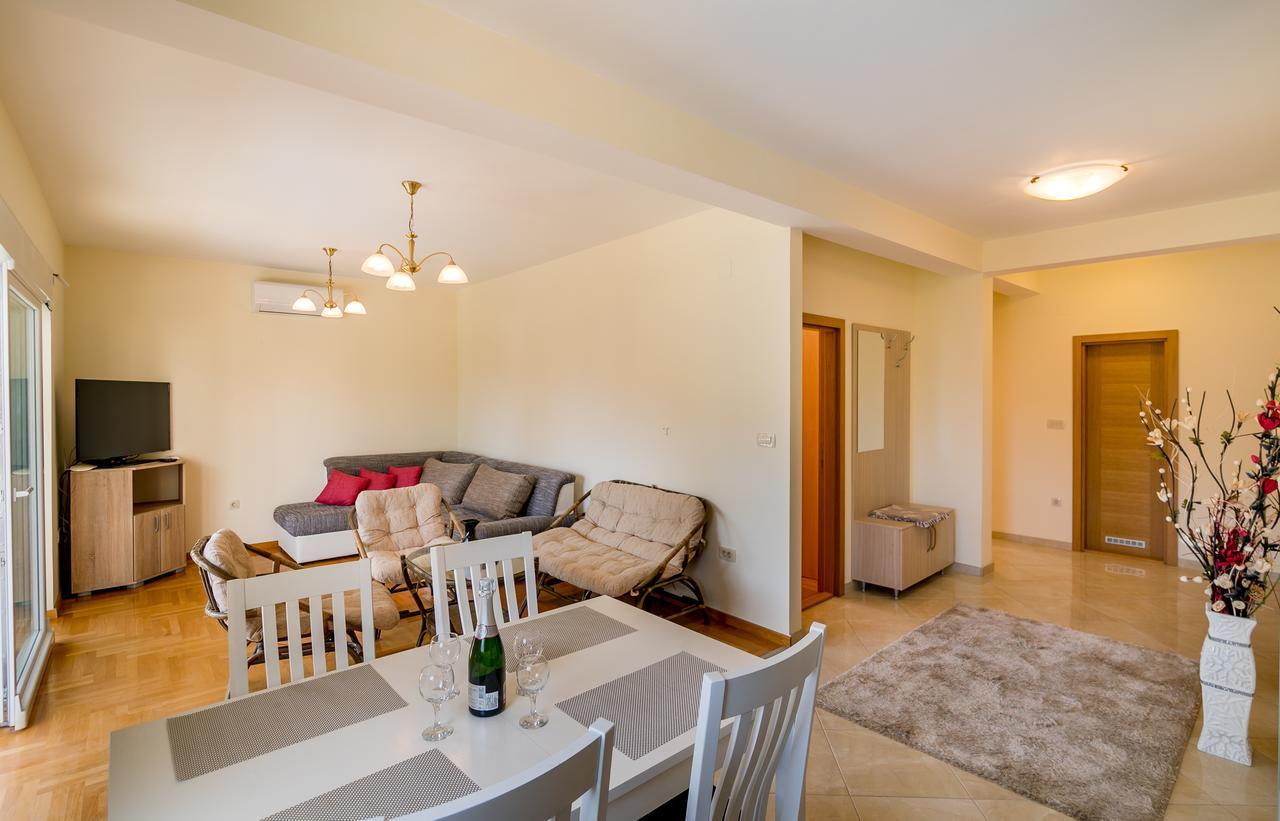 Apartments Rivijera ヘルツェグ・ノヴィ エクステリア 写真